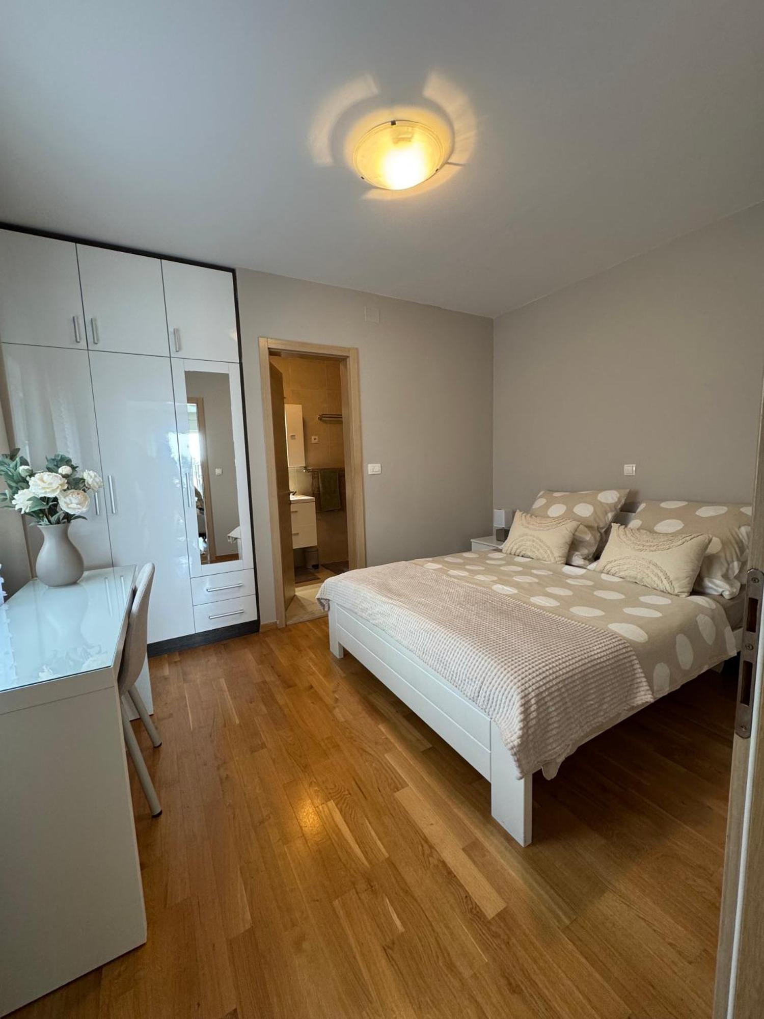 Apartment Tri Sunca Baska Voda Exterior photo