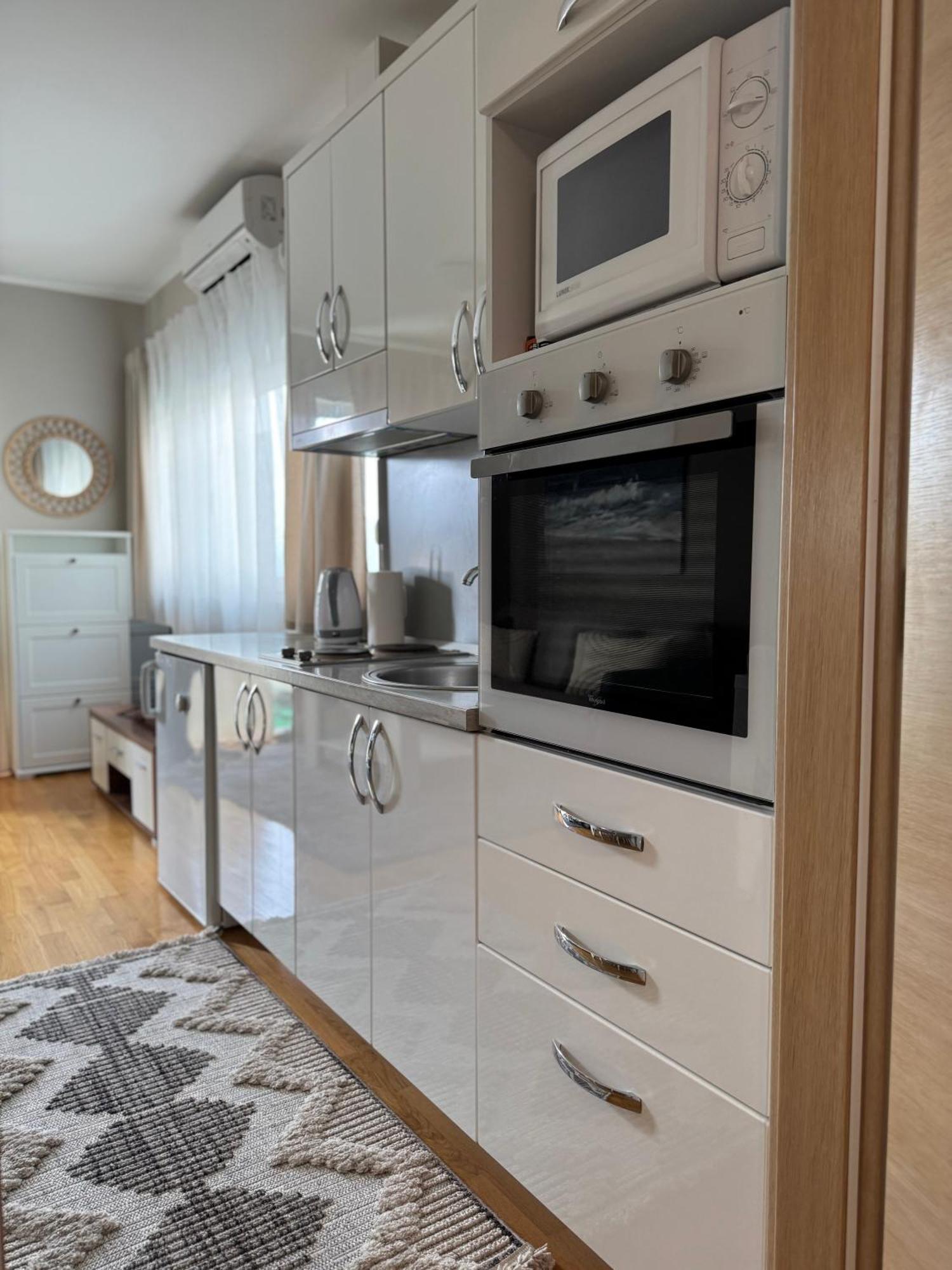 Apartment Tri Sunca Baska Voda Exterior photo